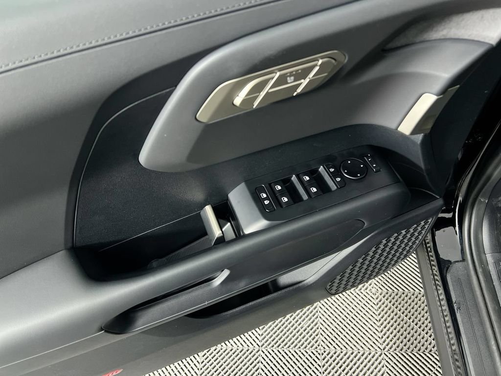 New 2027 Ebony Black Kia S image 14