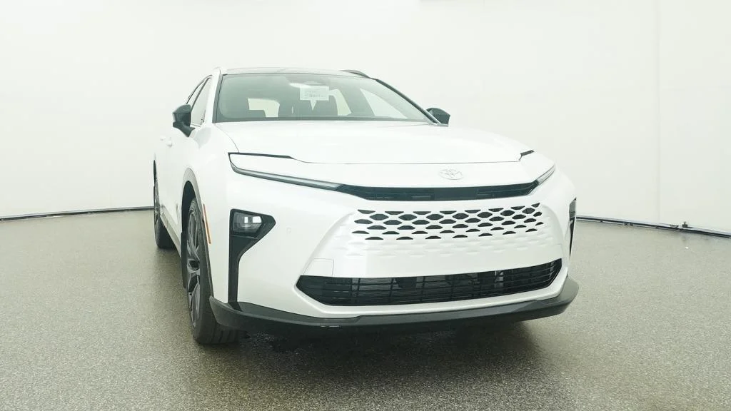 New 2026 Oxygen White Toyota Limited image 7