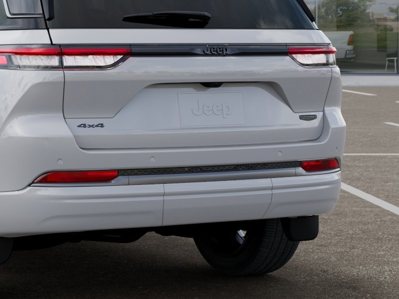 New 2026 Bright White Clear-Coat Exterior Paint Jeep Summit image 39