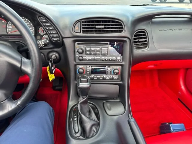 Used 2004 Arctic White Chevrolet  image 21
