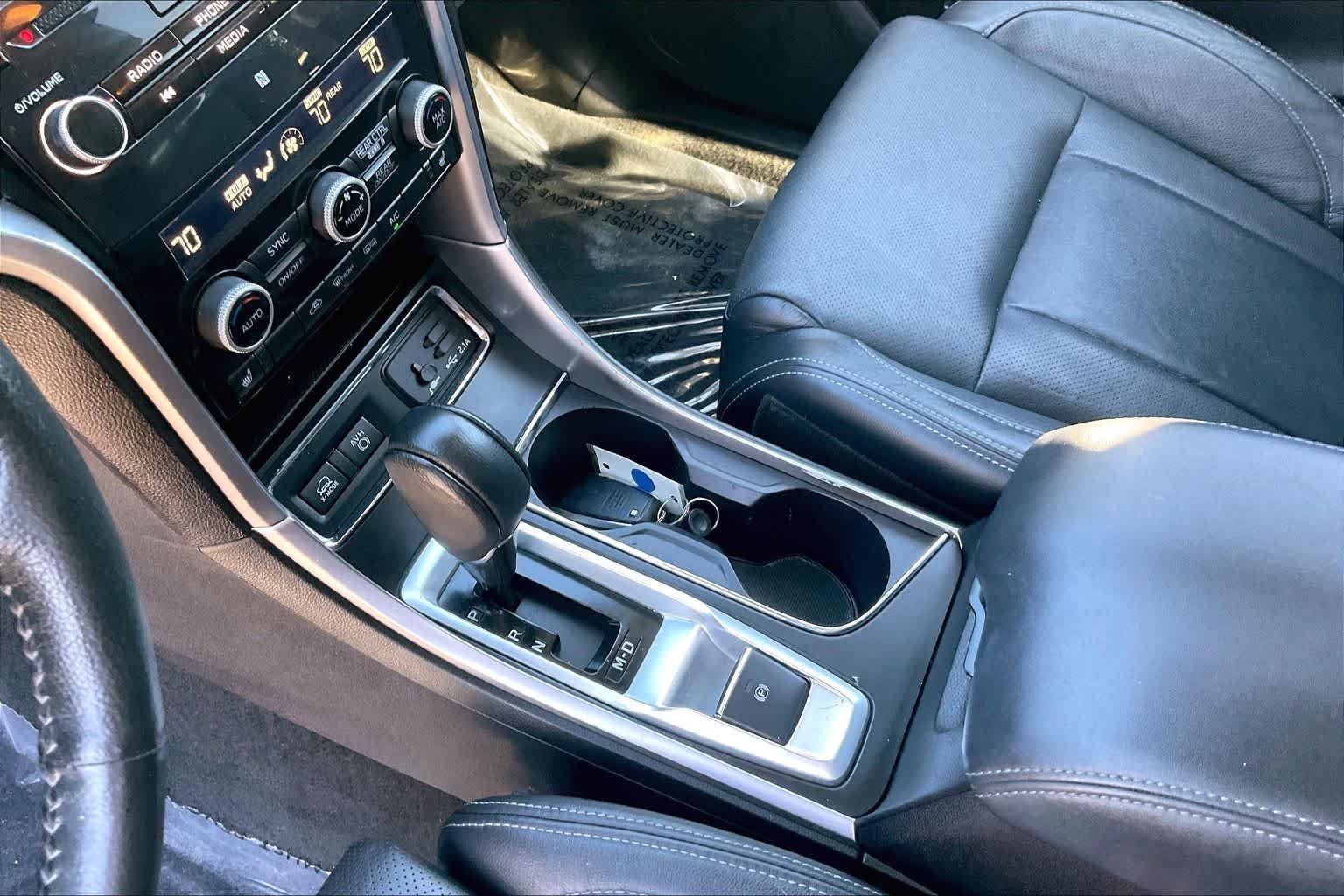 Used 2019 Crystal White Pearl Subaru Limited image 15