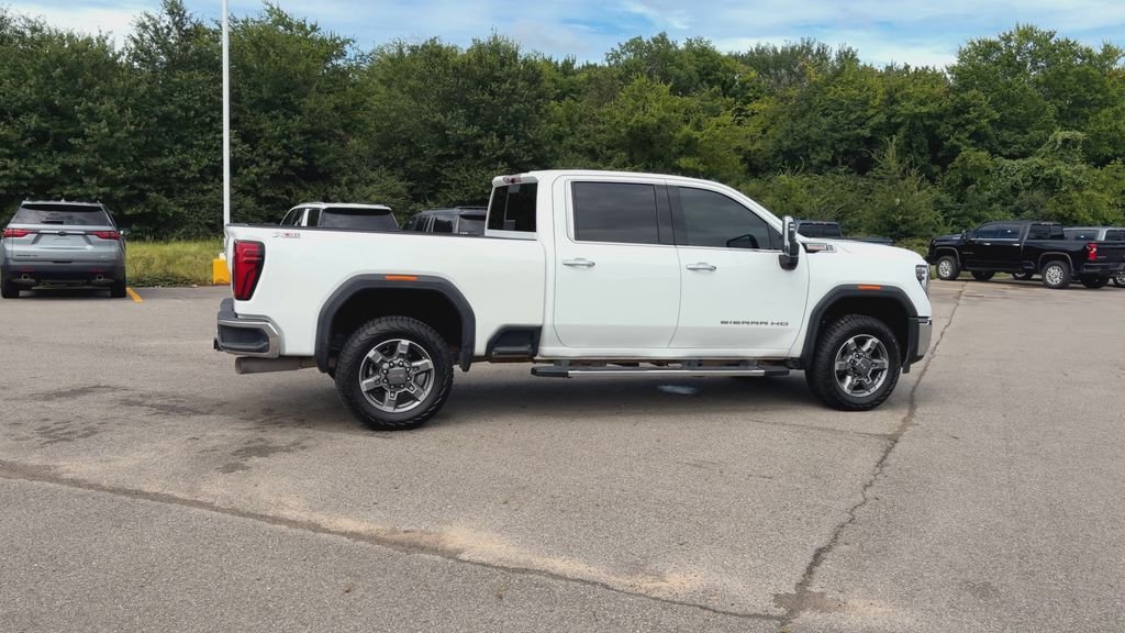 Used 2025 White GMC SLT image 9