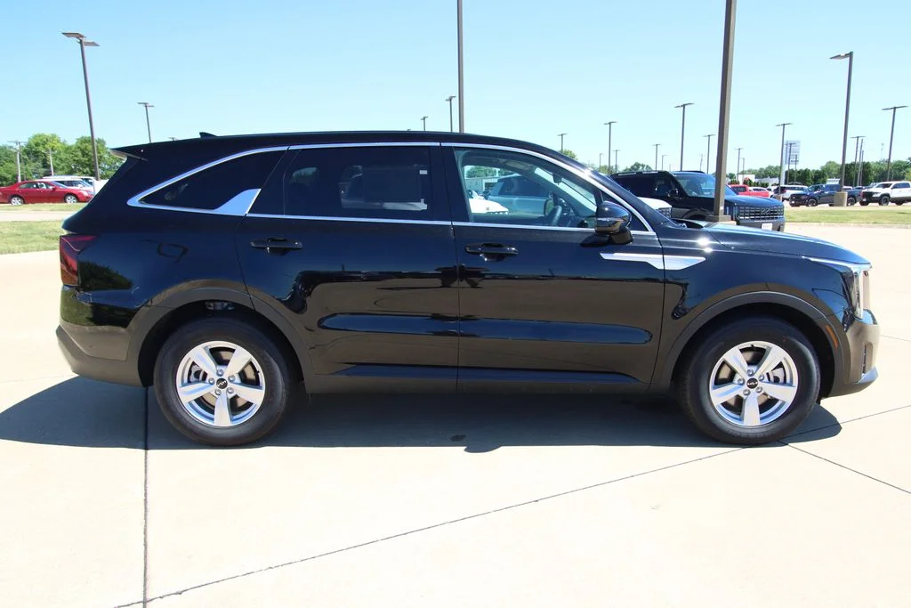 New 2026 Black Kia LX image 4