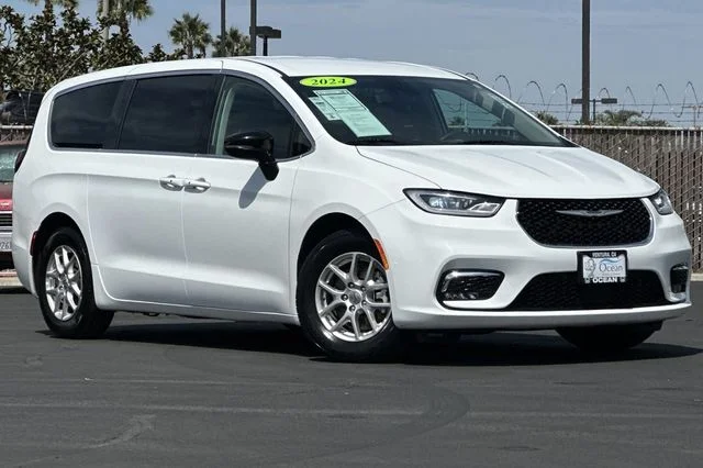 Used 2024 Bright White Clearcoat Chrysler Touring L image 2