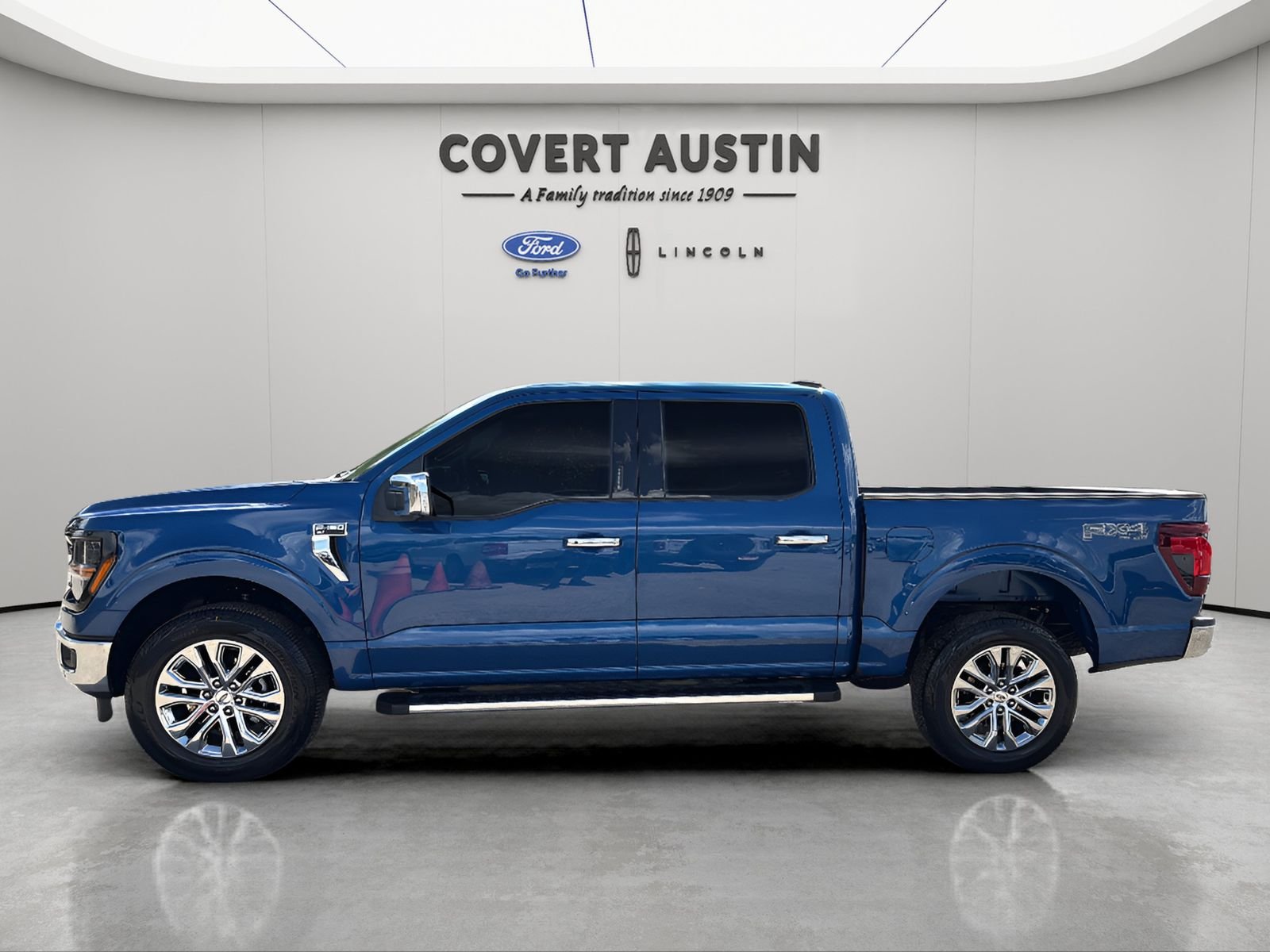 Used 2024 Blue Ford XLT image 2