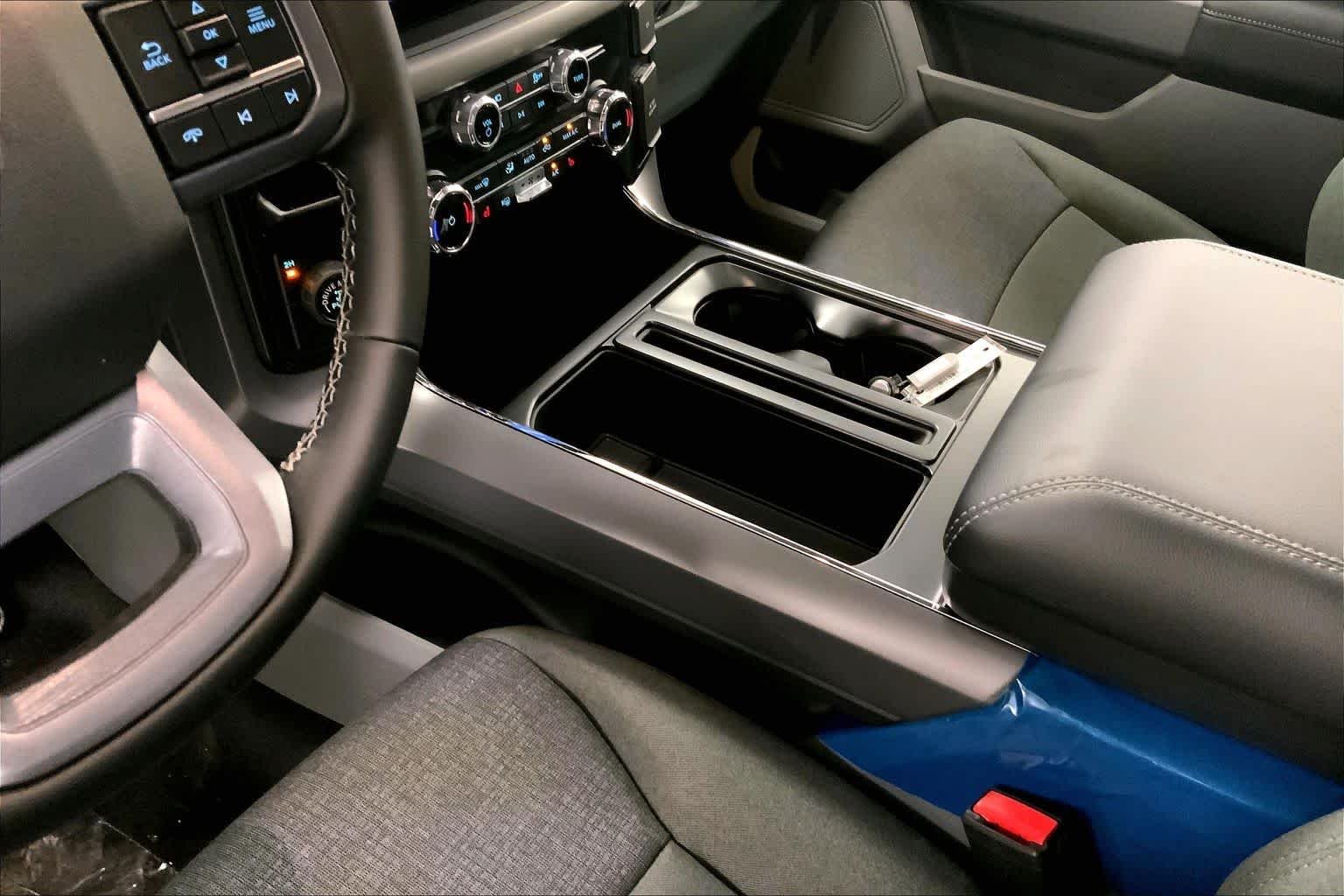 New 2026 Agate Black Metallic Ford XLT image 6