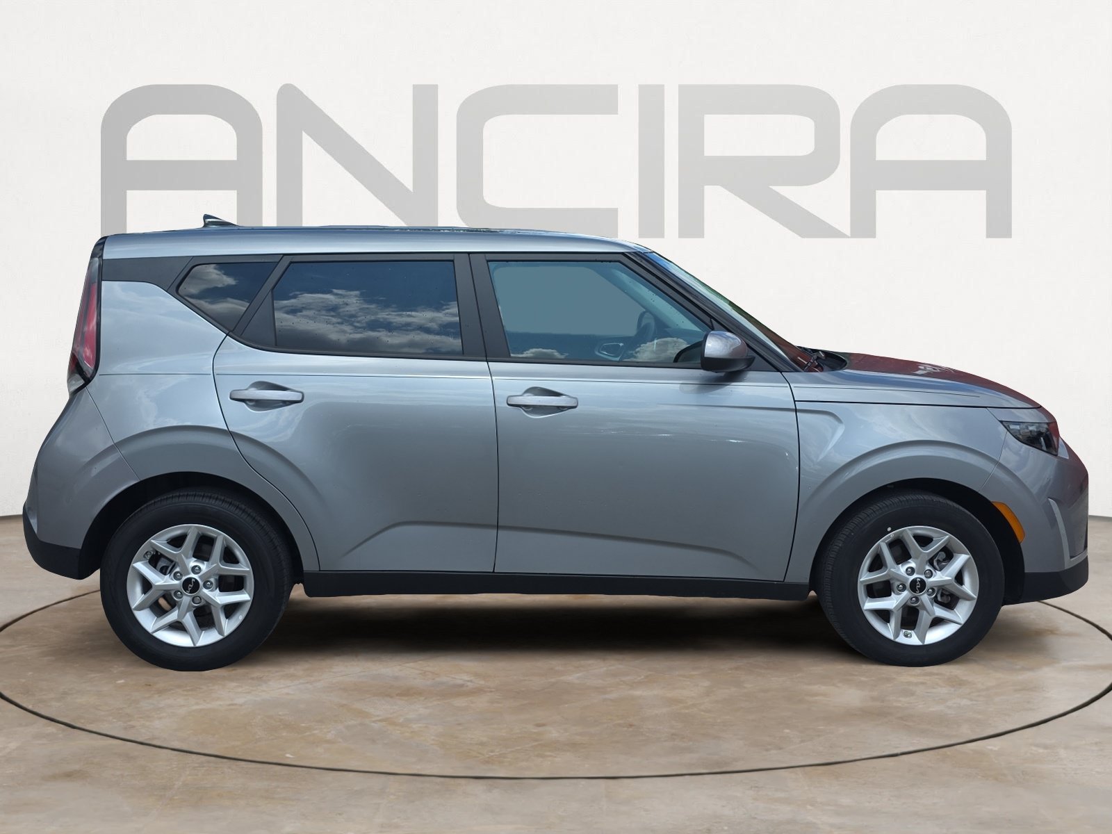 Certified Used 2025 Steel Gray Kia LX image 8
