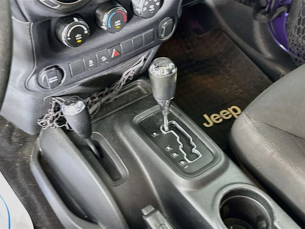 Used 2017 Purple Jeep Sport image 17