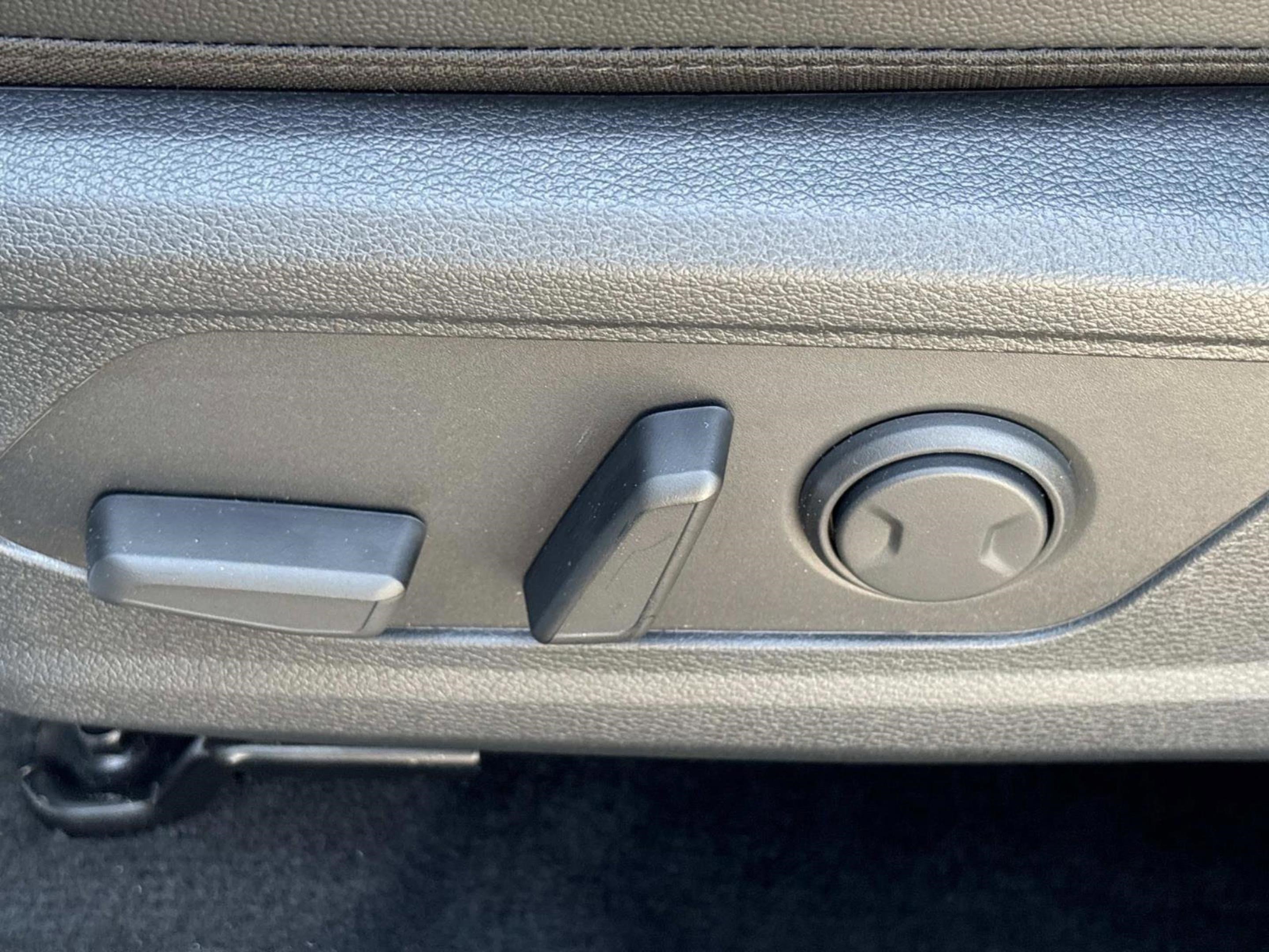 New 2026 Ebony Black Kia EX image 21