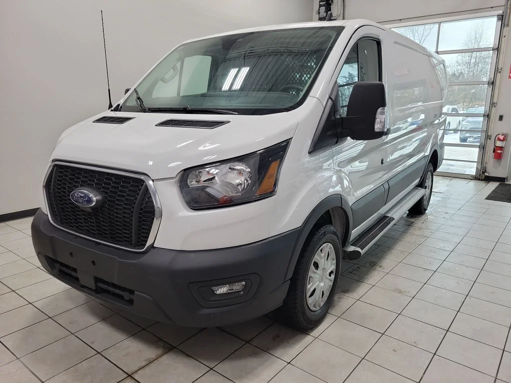 Used 2024 Oxford White Ford Base image 2