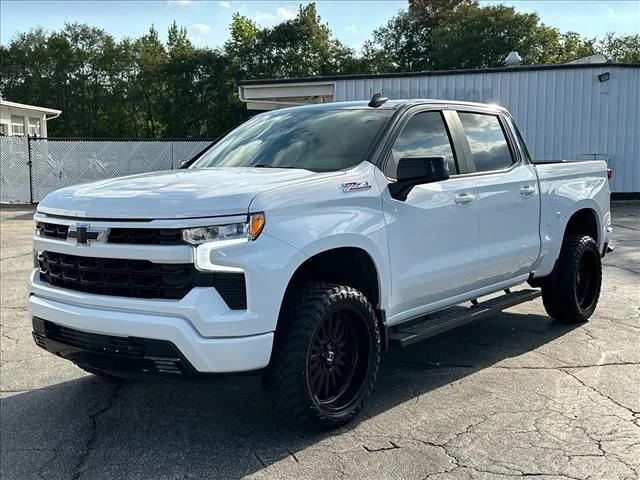 Used 2024 White Chevrolet RST image 5
