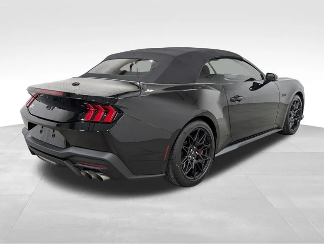 2025 Ford Mustang GT Premium Convertible - Photo 18