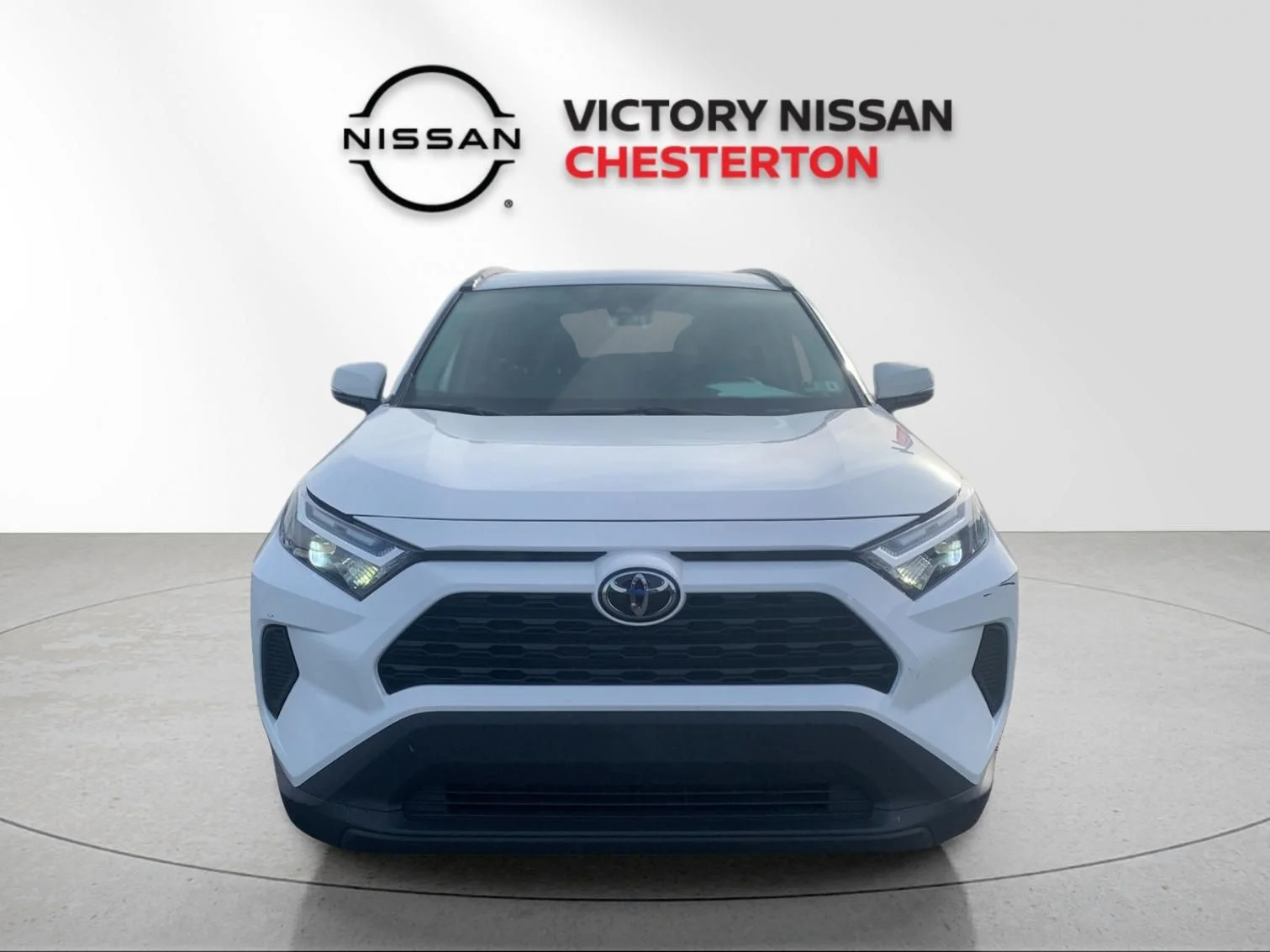 Used 2025 White Toyota XLE image 8