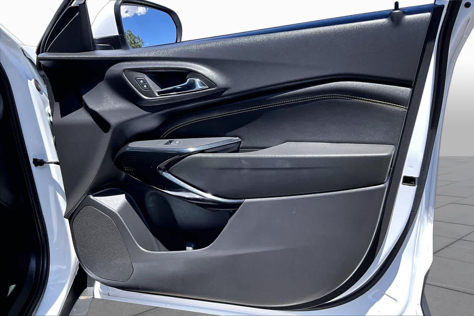 Used 2025 Summit White Chevrolet LT image 20