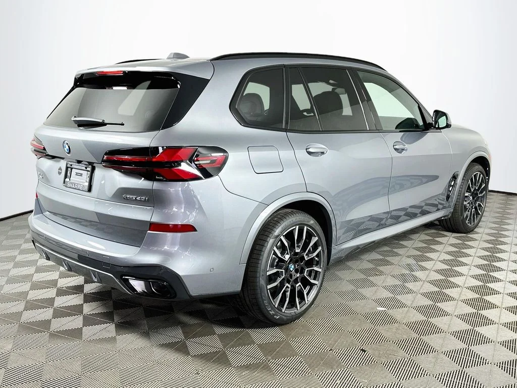 New 2026 Gray Metallic BMW xDrive40i image 5