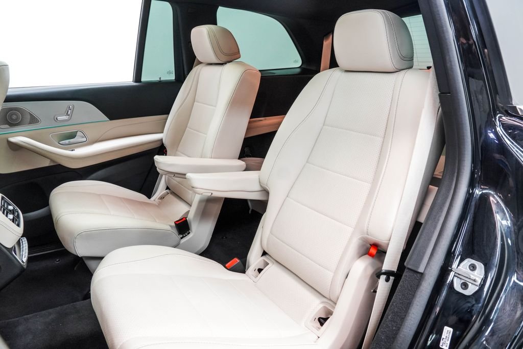 Used 2025 Black Mercedes-Benz GLS 450 image 17