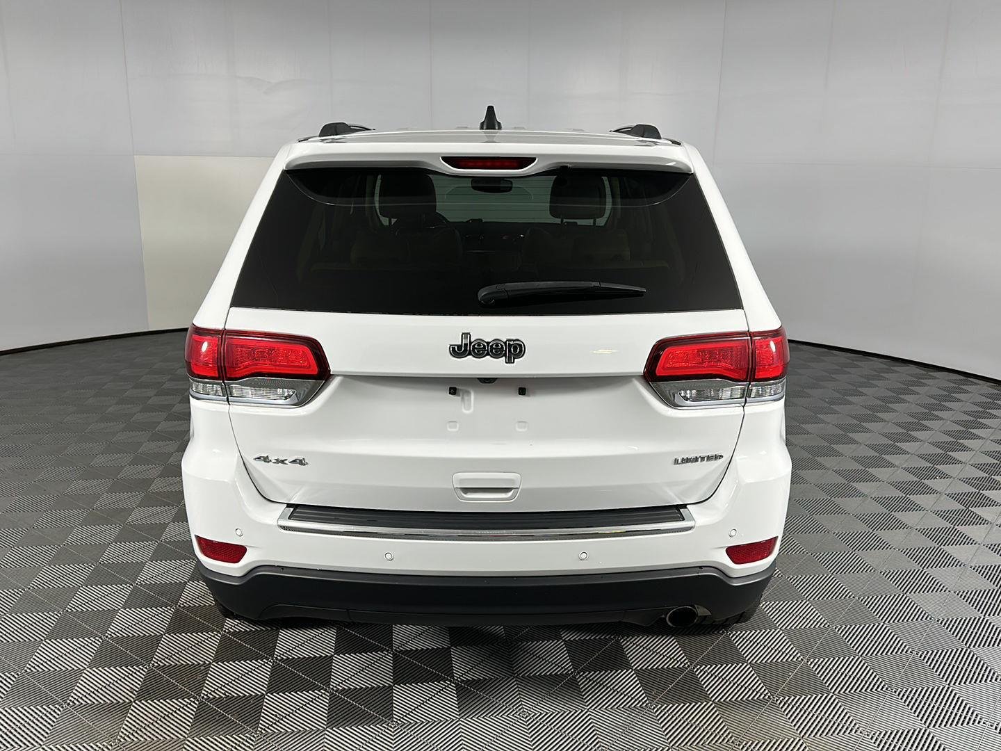 Used 2021 Bright White Clearcoat Jeep Limited image 9
