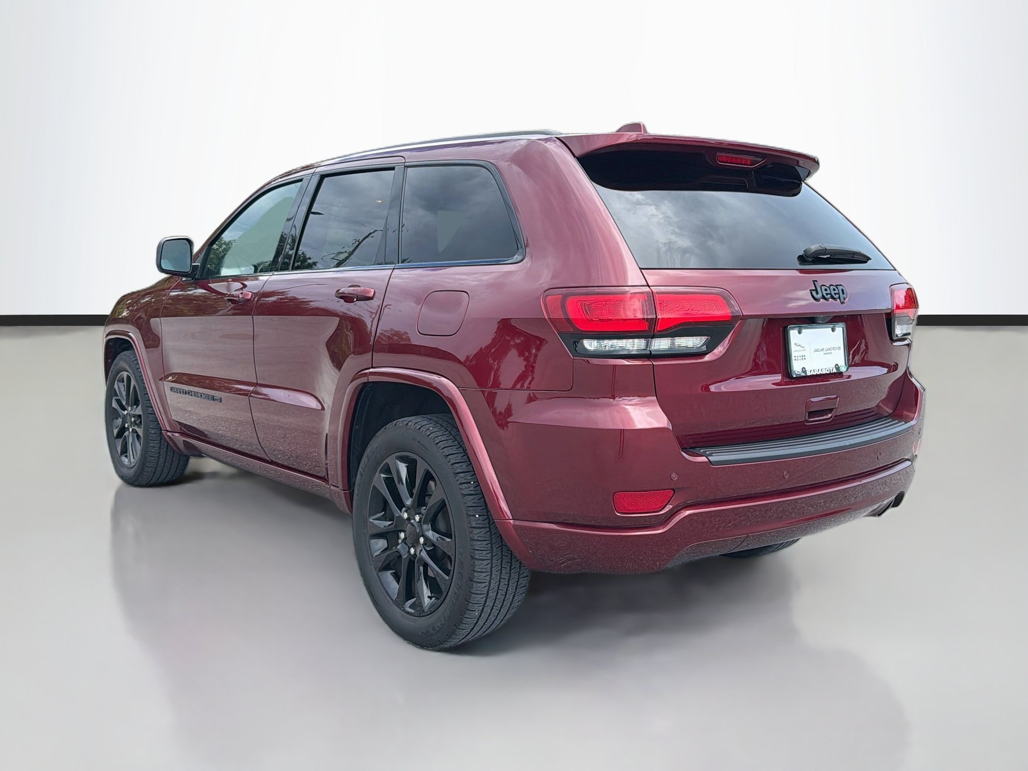 Used 2022 Velvet Red Pearlcoat Jeep Laredo X image 3
