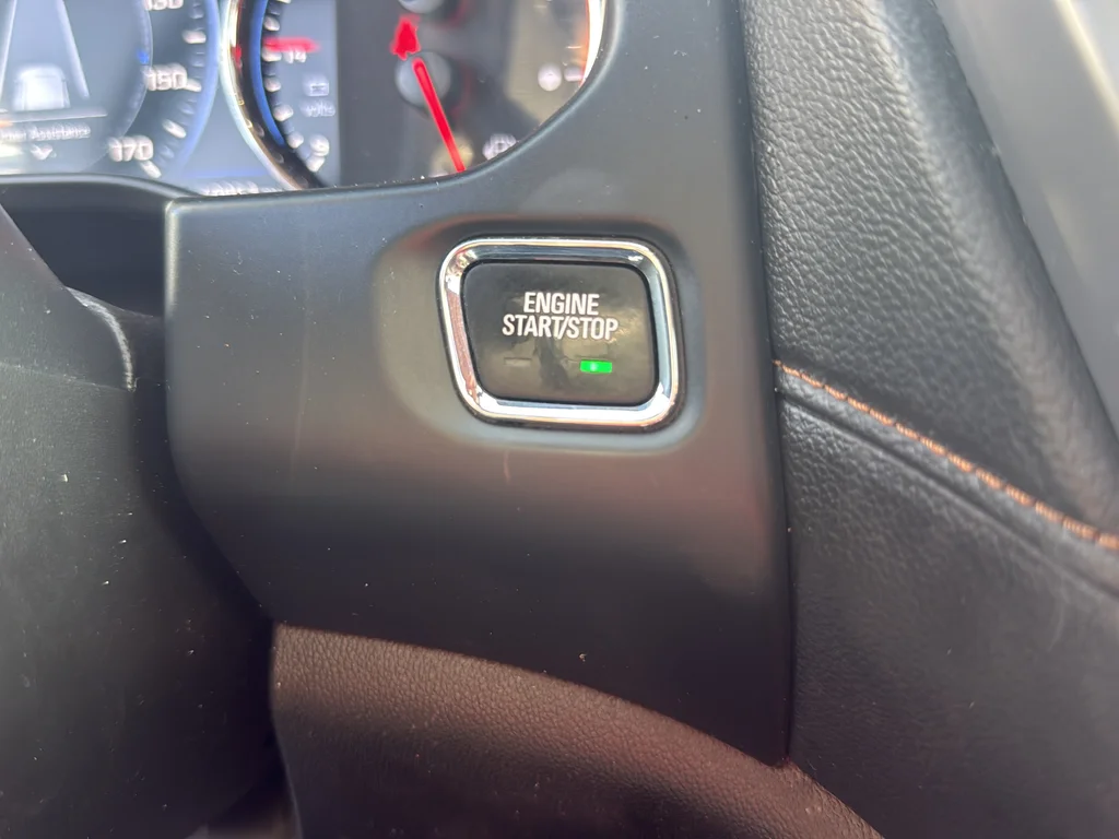 Used 2023 White GMC AT4 image 29