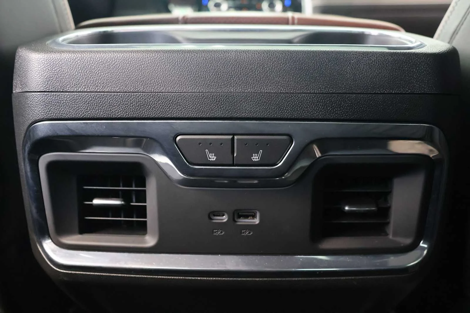 Used 2024 White Frost Tricoat GMC Denali Ultimate image 25