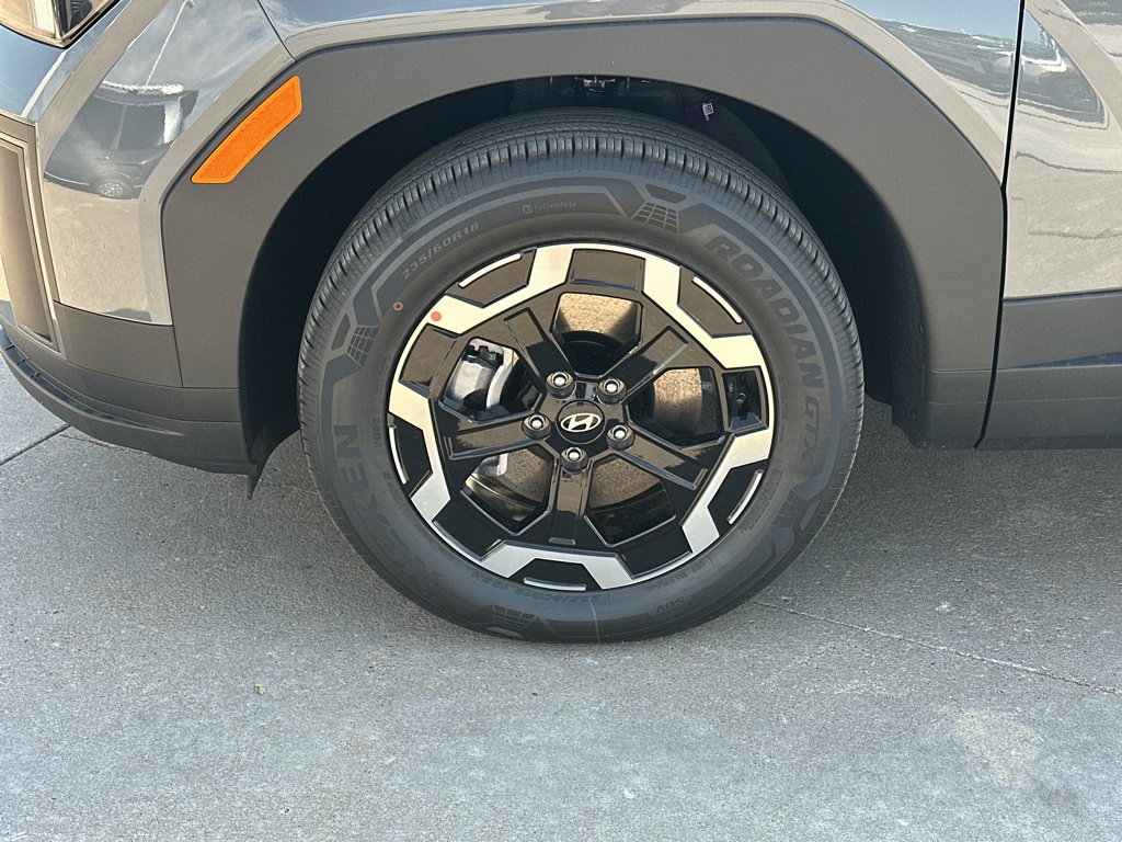 New 2027 Hampton Gray Hyundai SE image 7