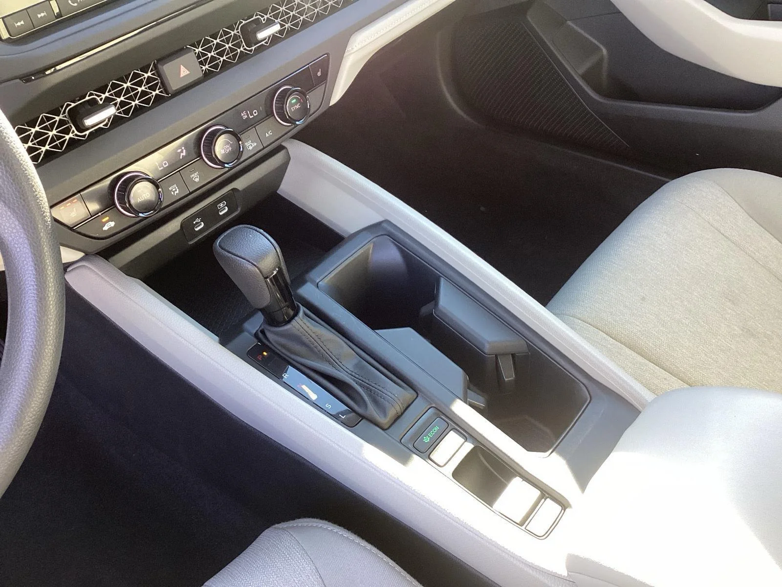 Used 2023 Platinum White Pearl Honda EX image 22