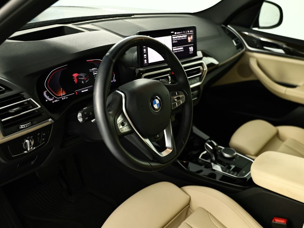 Used 2024 Black BMW xDrive30i image 4