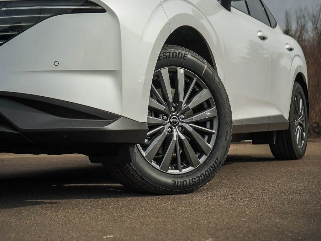 New 2026 Everest White Pearl TriCoat Nissan SL image 6