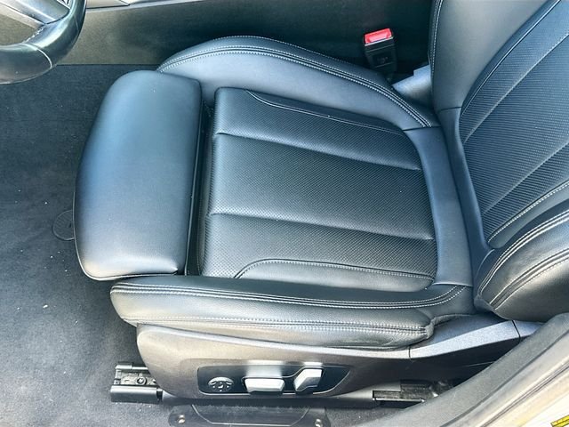 Used 2023 White BMW 330i image 19