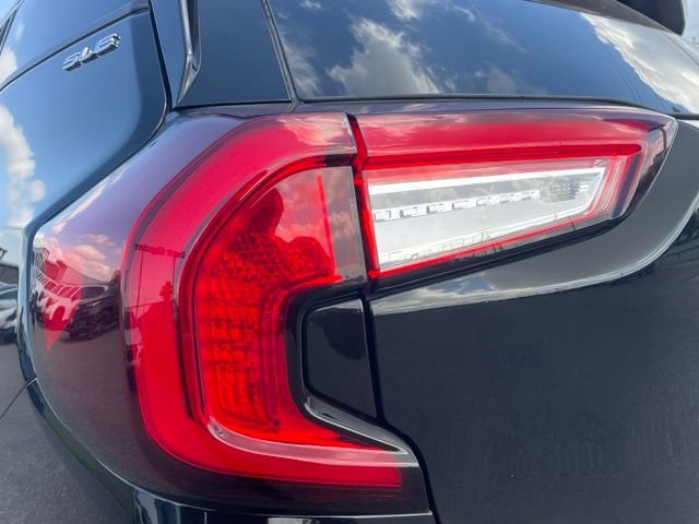 Used 2022 Black GMC SLE image 7