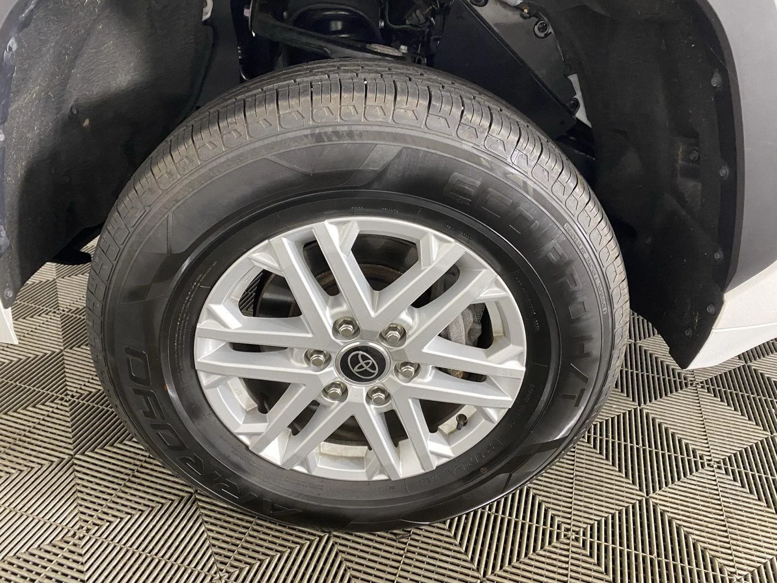 Used 2024 Ice Cap Toyota SR5 image 24