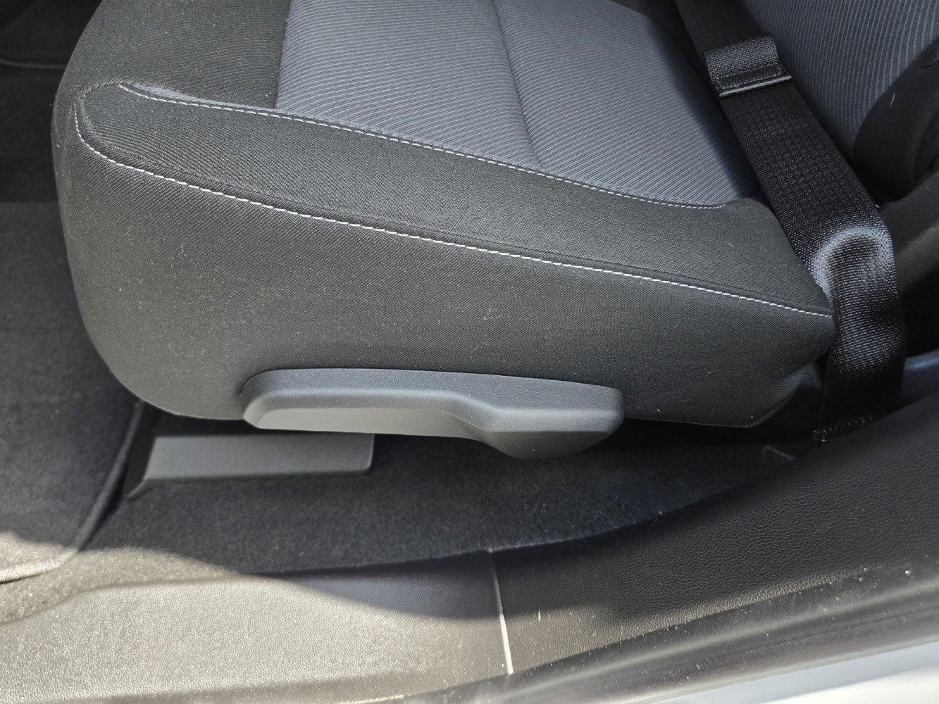 Used 2023 Summit White Chevrolet LT image 30