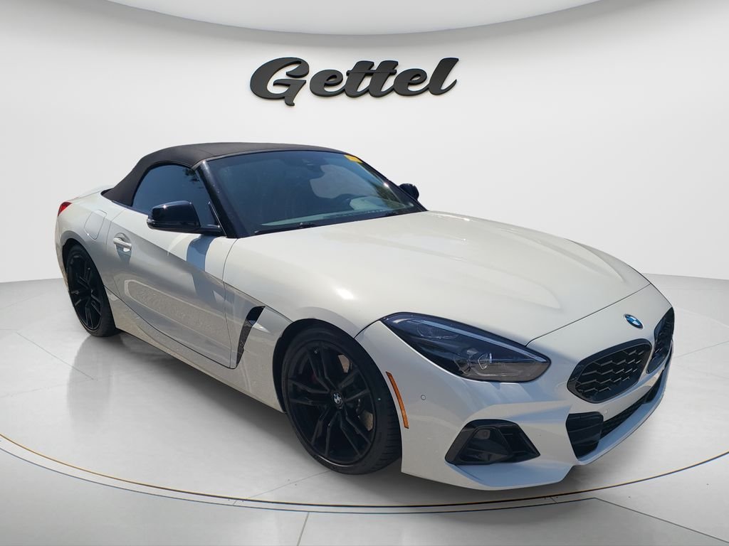 Used 2023 White BMW sDrive M40i image 3