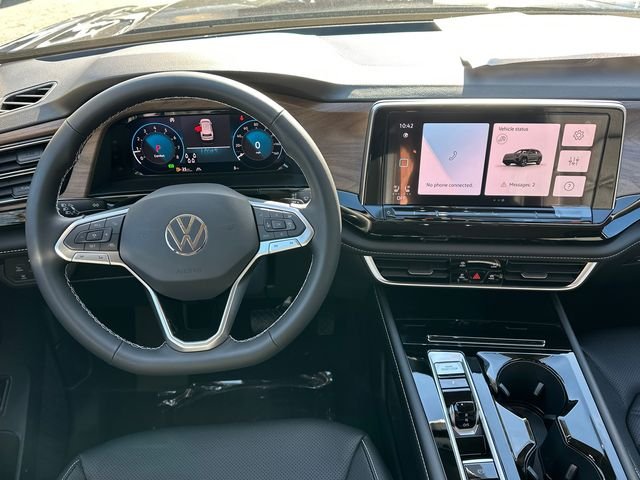 New 2026 Black Volkswagen 2.0T SE w/Technology image 25