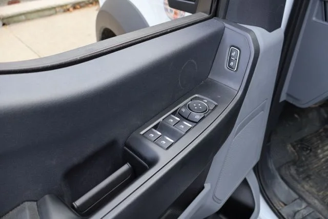 New 2026 Oxford White Ford F-550® XL image 17