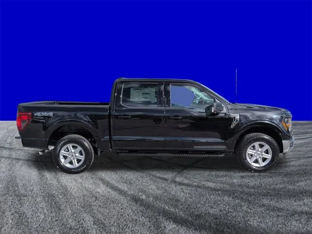 New 2026 Agate Black Metallic Ford XLT image 3