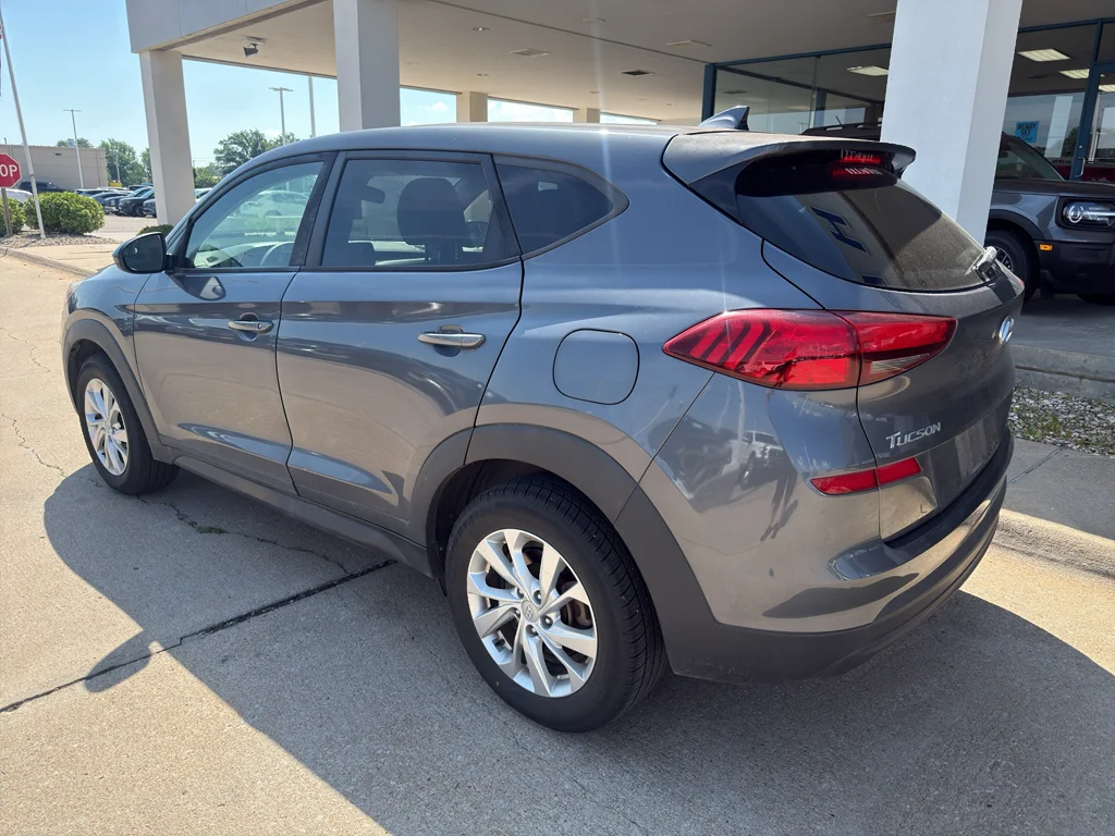 Used 2019 Coliseum Gray Hyundai SE image 8