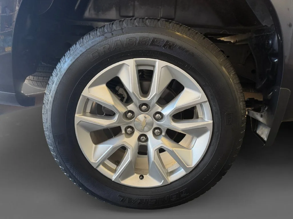 Used 2022 DARK ASH METALLIC Chevrolet Custom image 11