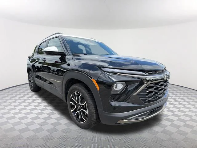 Used 2025 Mosaic Black Metallic Chevrolet ACTIV image 3