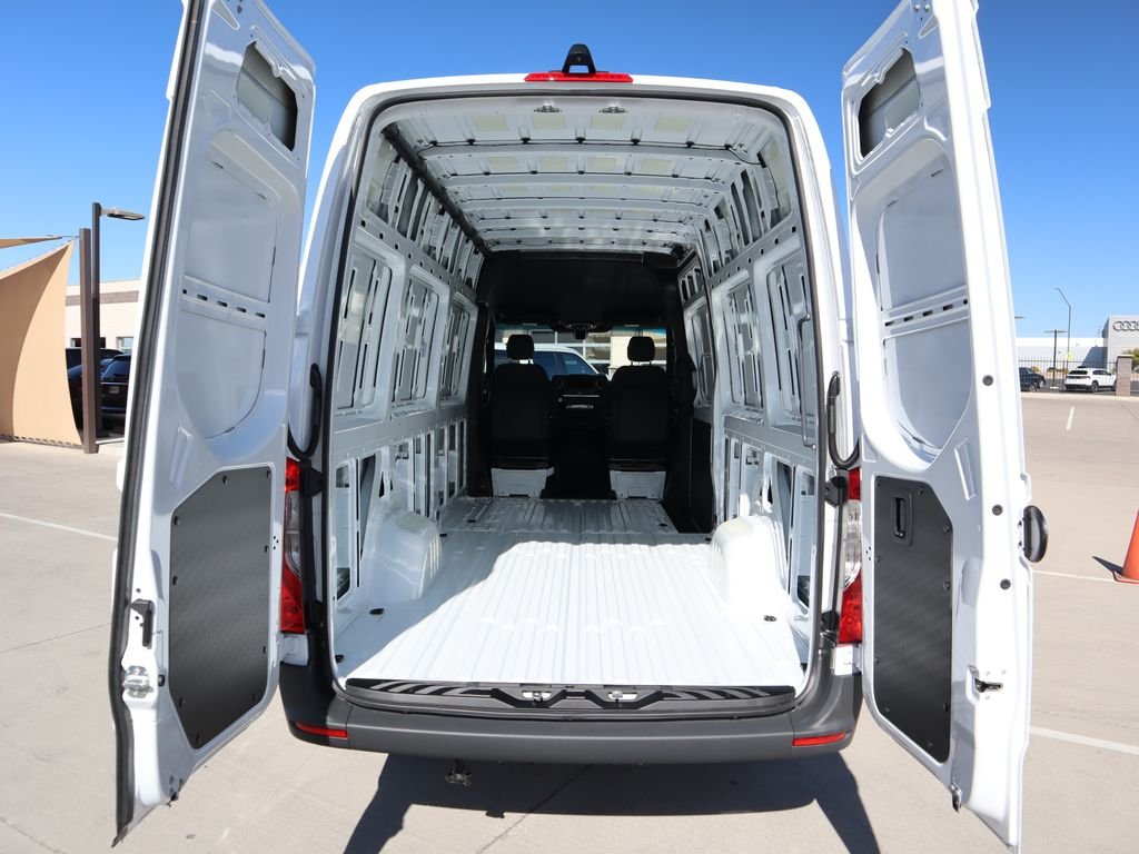 Used 2025 Arctic White Mercedes-Benz Cargo 170 WB image 30