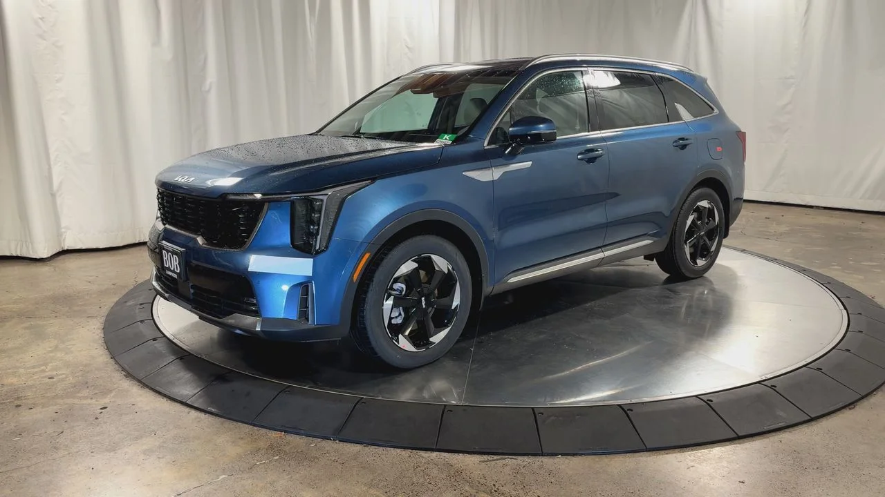 New 2026 Mineral Blue Kia EX image 5