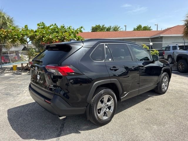 2025 Toyota RAV4 LE - Photo 10