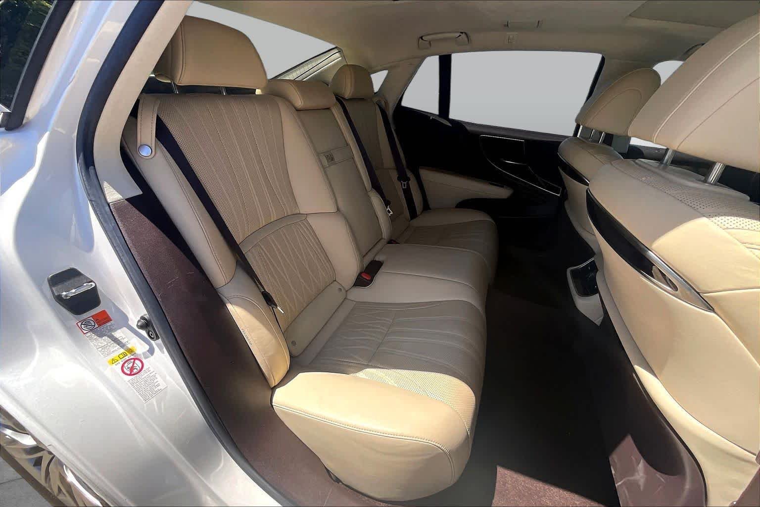 2018 Lexus LS Base - Photo 18
