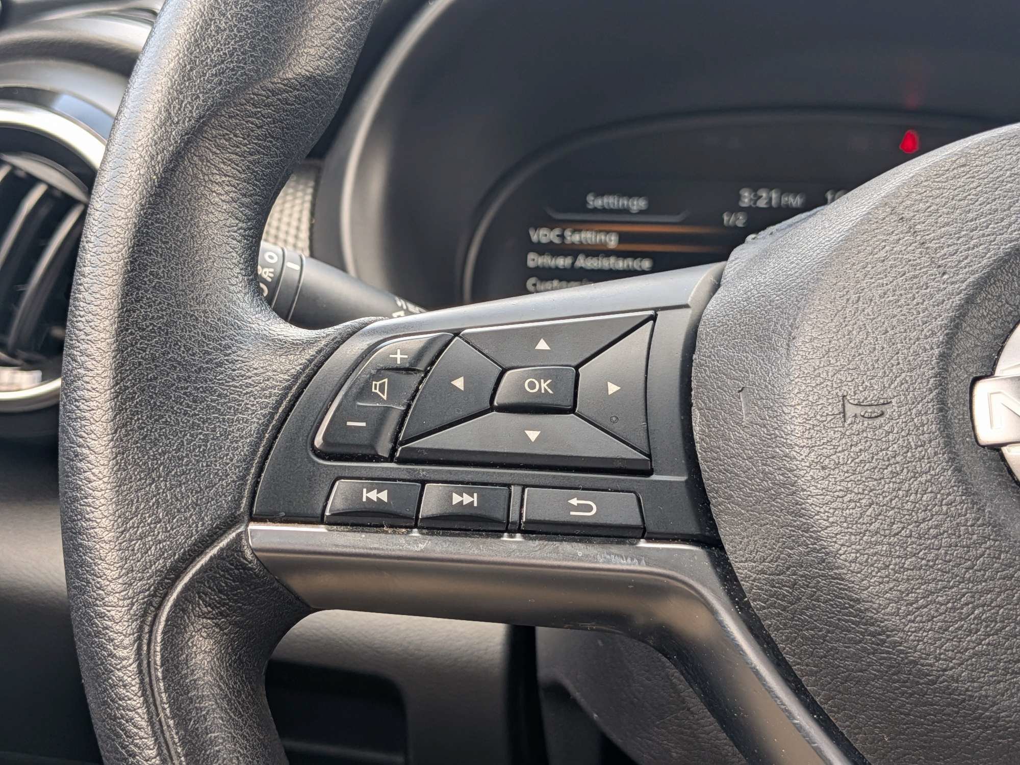 Used 2024 Gray Nissan SV image 22