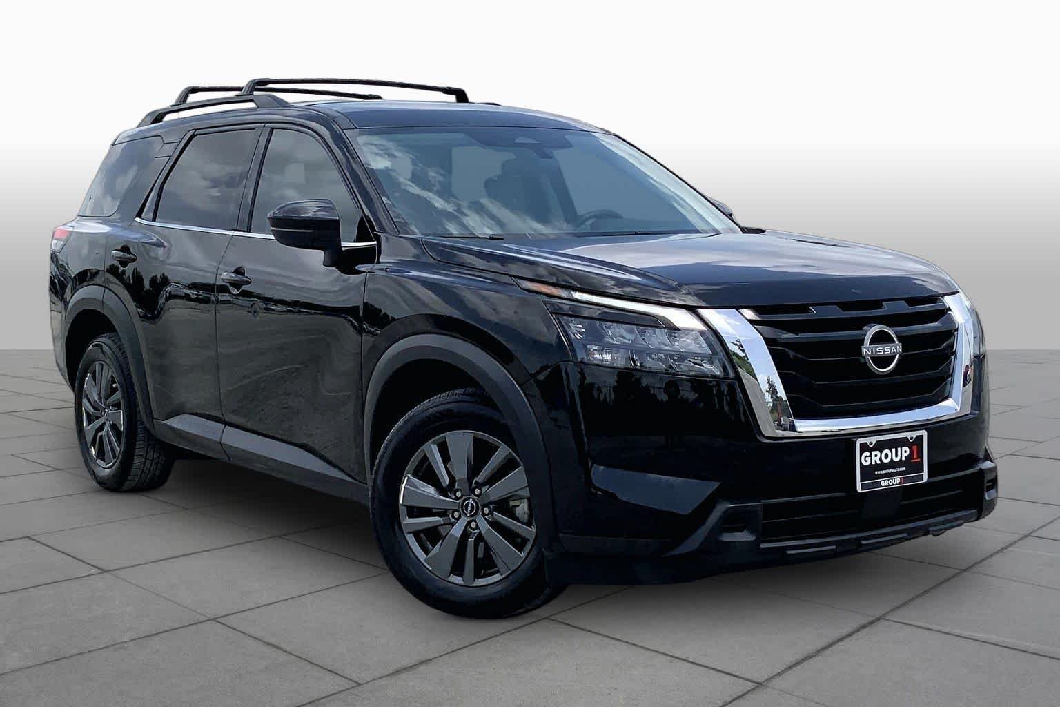 Used 2023 Super Black Nissan SV image 3