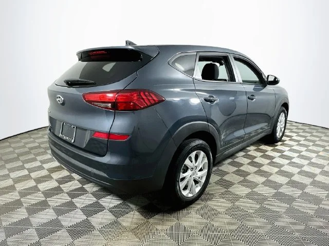 Used 2021 Blue Hyundai SE image 3