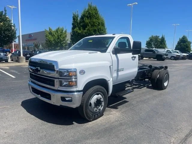 New 2024 Summit White Chevrolet Work Truck image 3