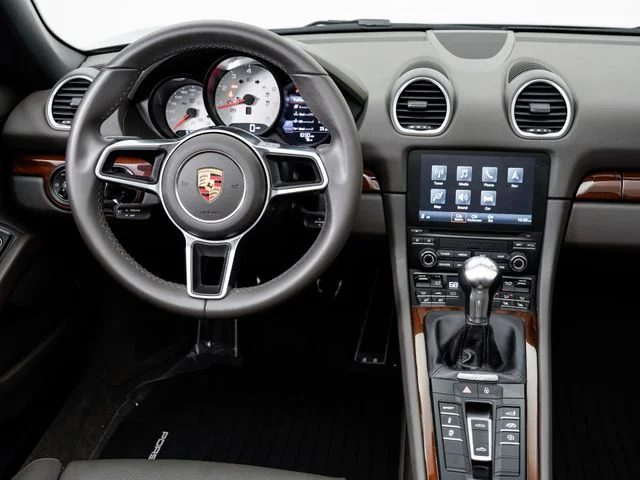 Certified Used 2017  Porsche S image 15