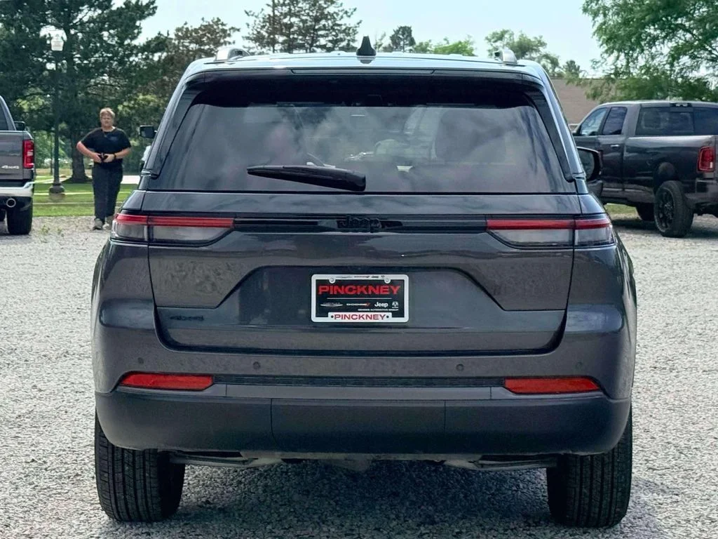 New 2026 Baltic Gray Metallic Clearcoat Jeep Altitude image 8