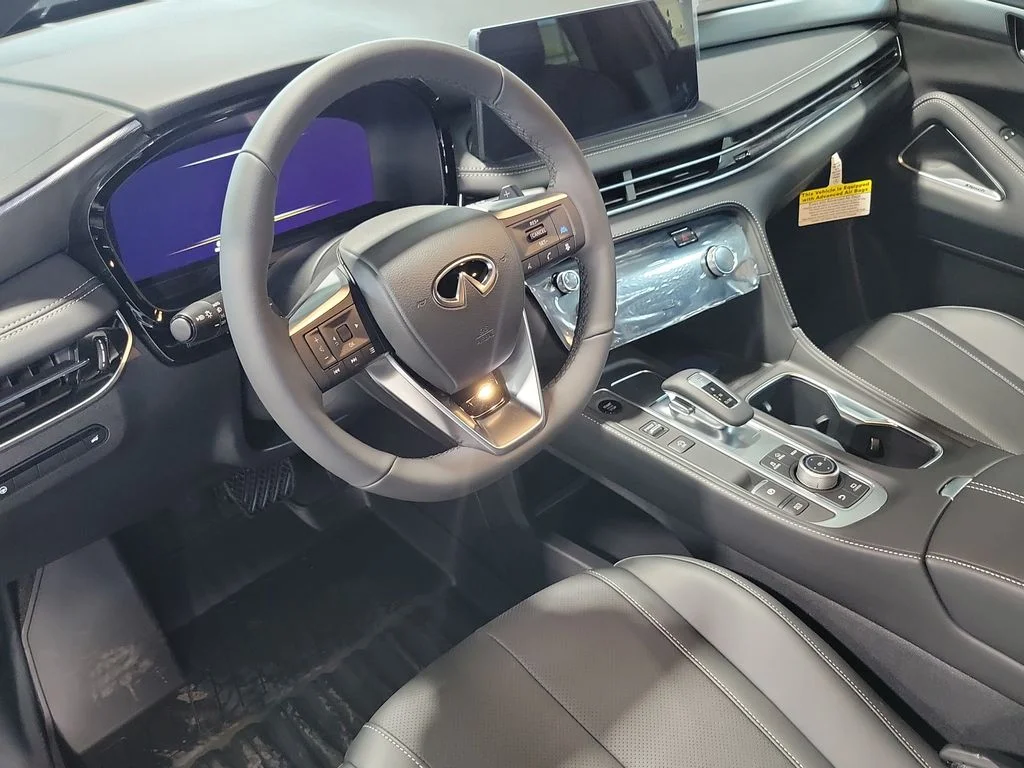 New 2027 2T RAD WHT INFINITI Sport AWD image 13